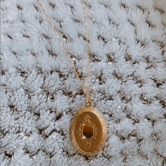 New Gold plated locket - Picture 7 of 8